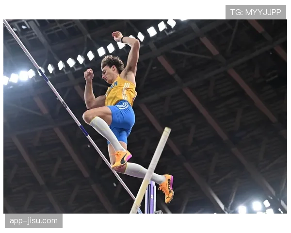 世界田径室内锦标赛：瑞典名将杜普兰蒂斯以6米20刷新男子撑杆跳世界纪录