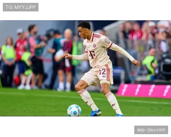 伤病更新：拜仁核心穆夏拉恢复合练，有望出战欧冠半决赛